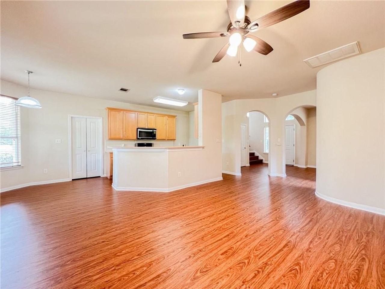 1009 Hidden View Pl - Photo 4 of 26