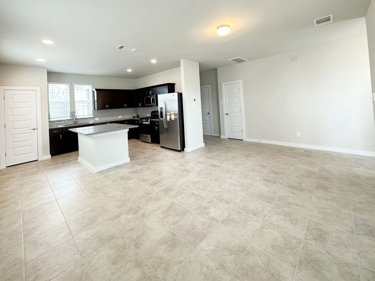 424 Hortus Dr - Photo 3 of 19