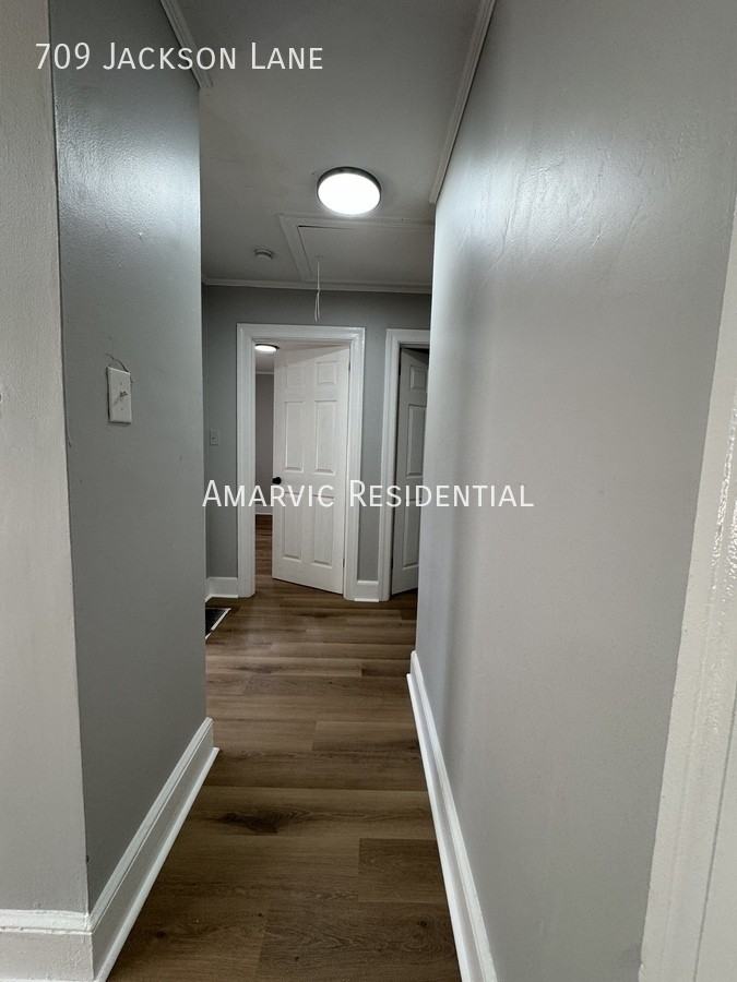 709 Jackson Ln - Photo 5 of 7