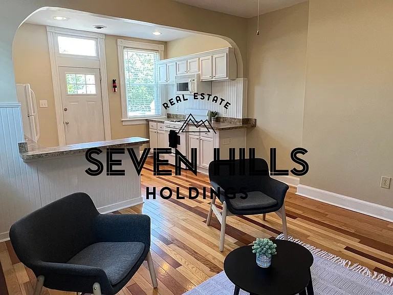 1114 W Clay St - Photo 4 of 12