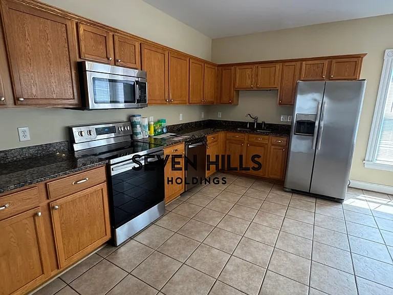 1517 W Leigh St - Photo 4 of 18