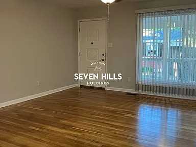 1234 Moore St - Photo 3 of 17