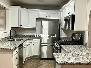 1234 Moore St - Photo 6 of 17