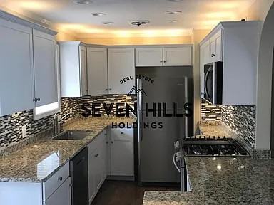 1022 N Harrison St - Photo 5 of 15