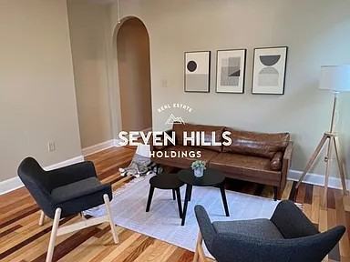 1110 W Clay St - Photo 3 of 10