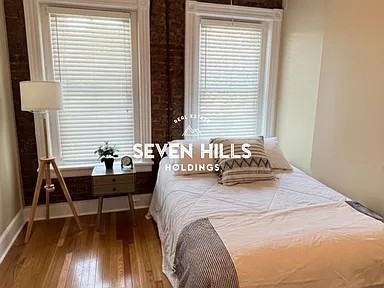 1110 W Clay St - Photo 5 of 10