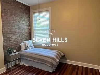 1110 W Clay St - Photo 6 of 10