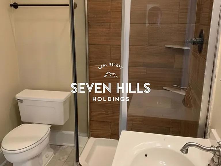 1110 W Clay St - Photo 7 of 10