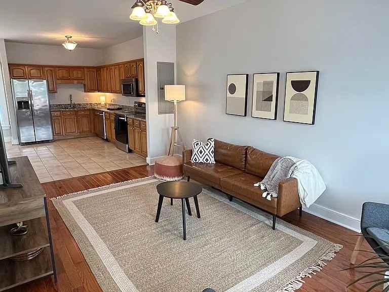 1521 W Leigh St - Photo 4 of 16