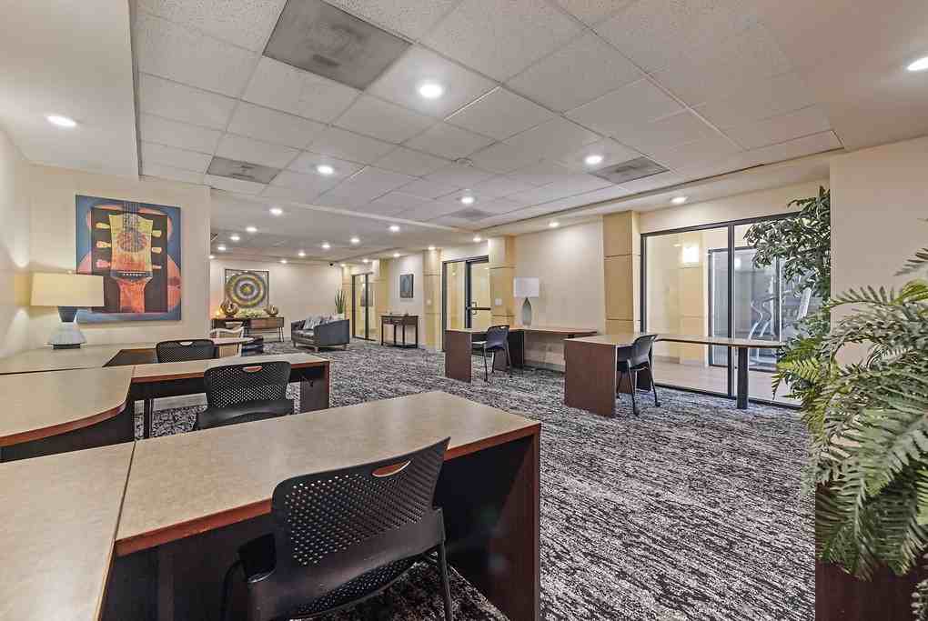 Avondale at Warner Center - Photo 5 of 50