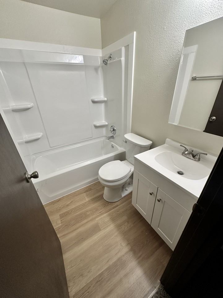 (24) 821 North Hoyt - Photo 7 of 14