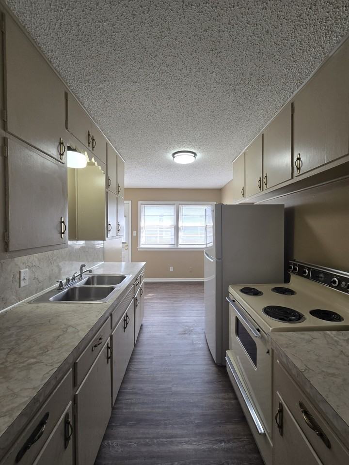 2011 S Old Manor Rd #2011 - Photo 6 of 22