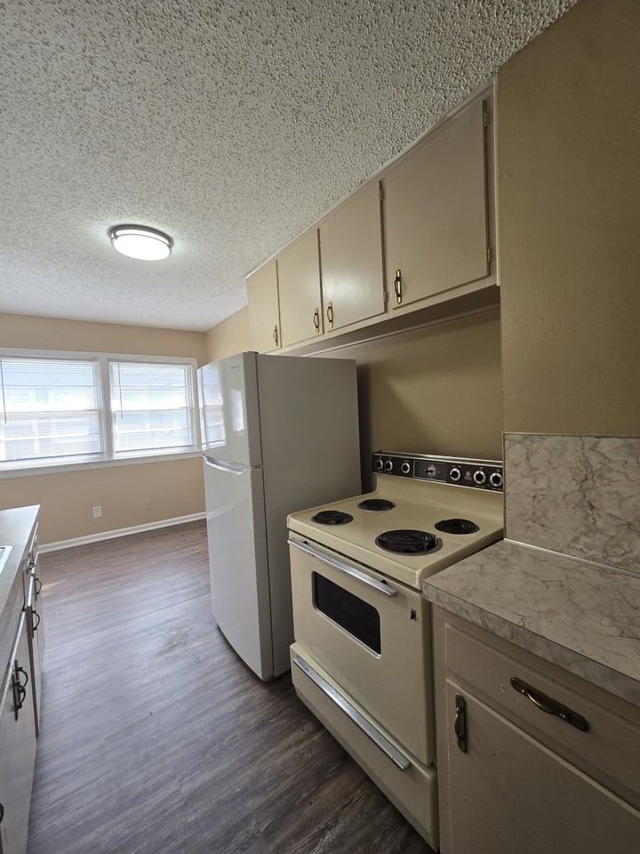 2011 S Old Manor Rd #2011 - Photo 7 of 22