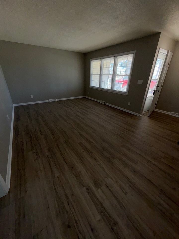 101 Meadow Lane - Photo 2 of 17