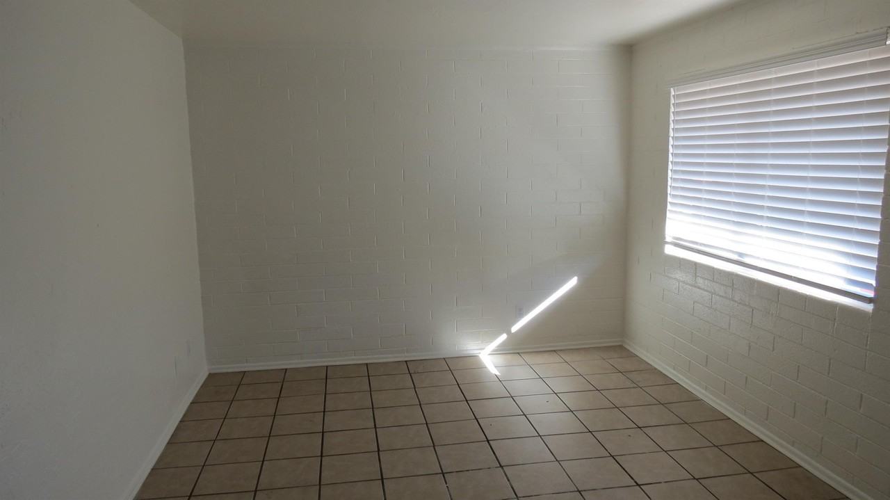 4329 North Longview Avenue - Photo 5 of 28