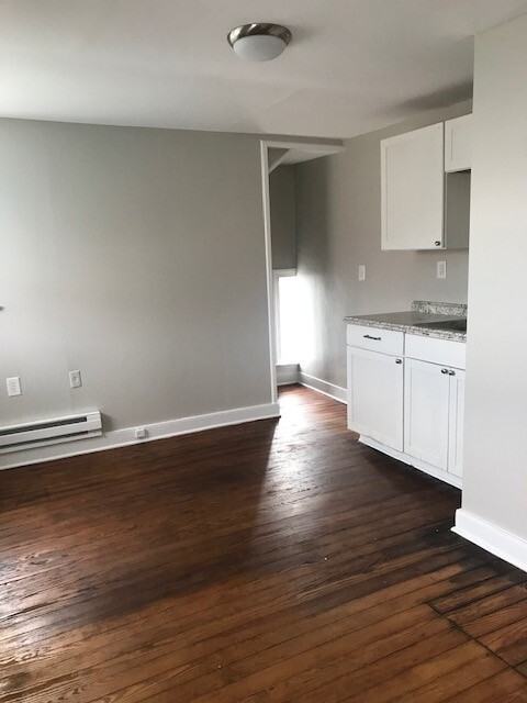 400 North Loudoun Street - Photo 2 of 4