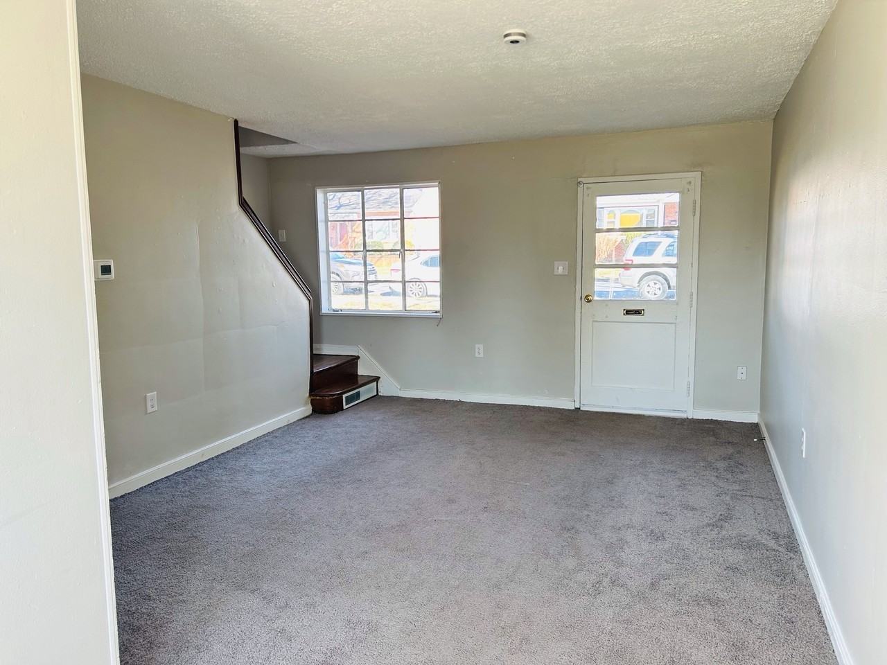 105 Lambden Avenue - Photo 5 of 7