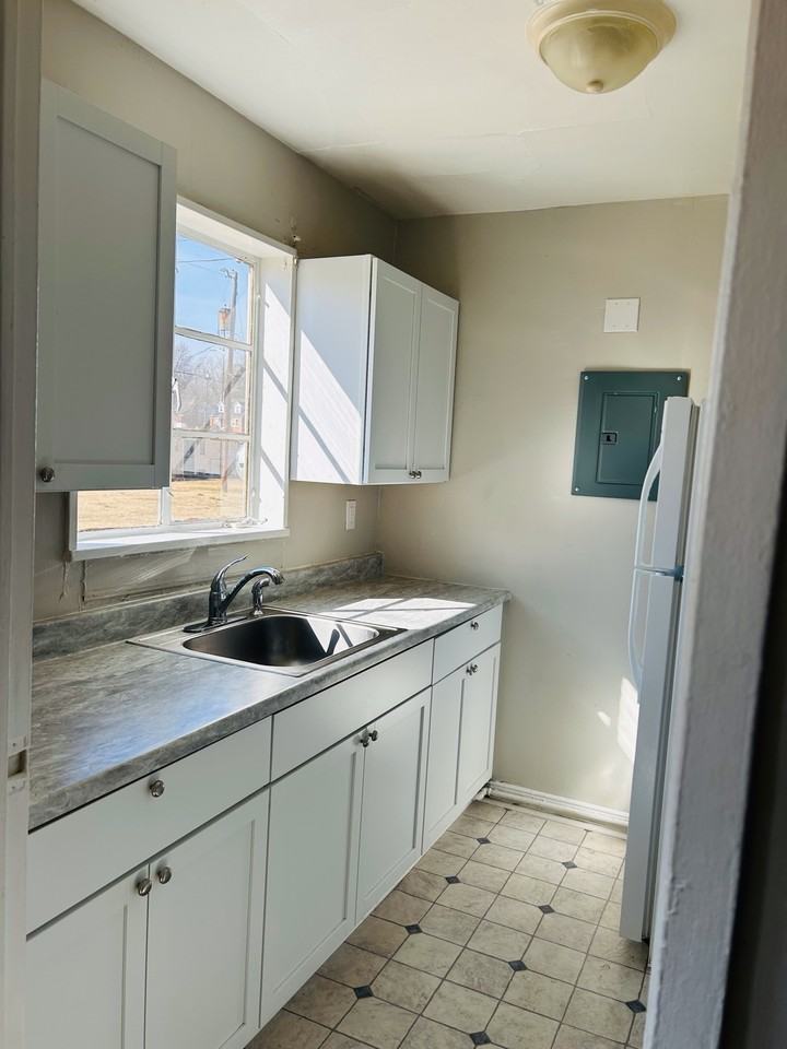 105 Lambden Avenue - Photo 6 of 7