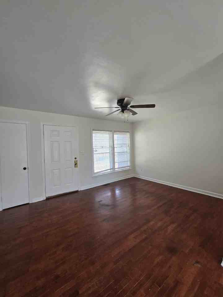 2248 E Aloma St #1 - Photo 5 of 23