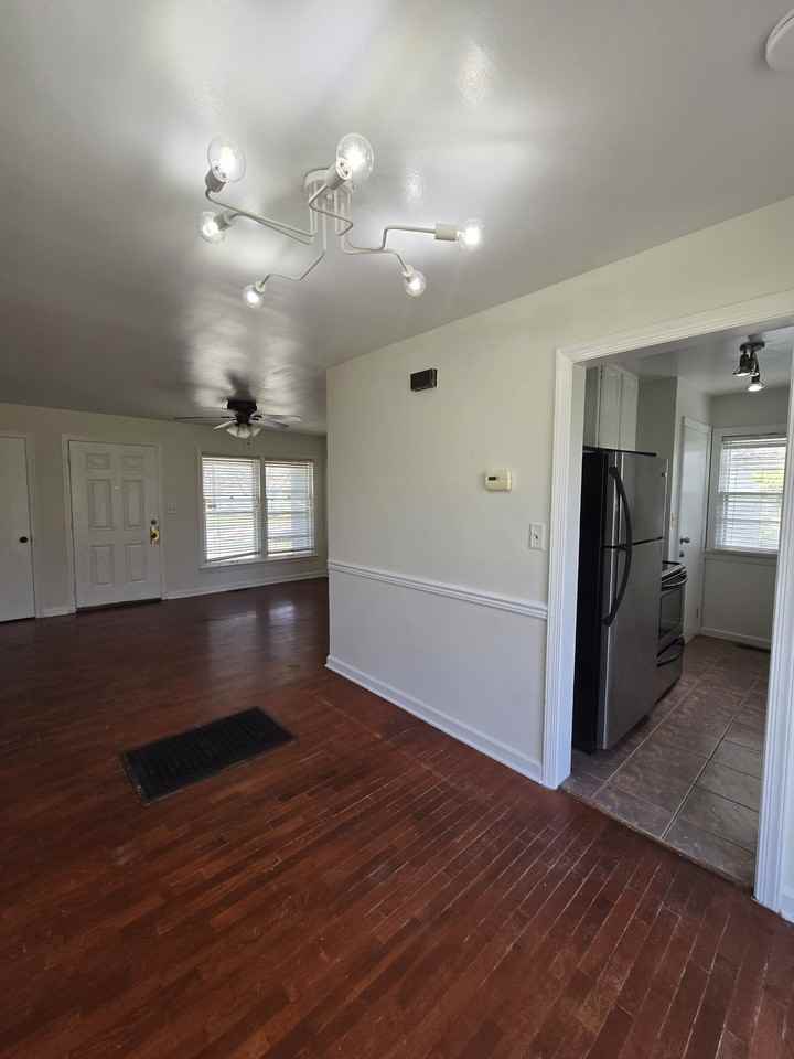 2248 E Aloma St #1 - Photo 7 of 23