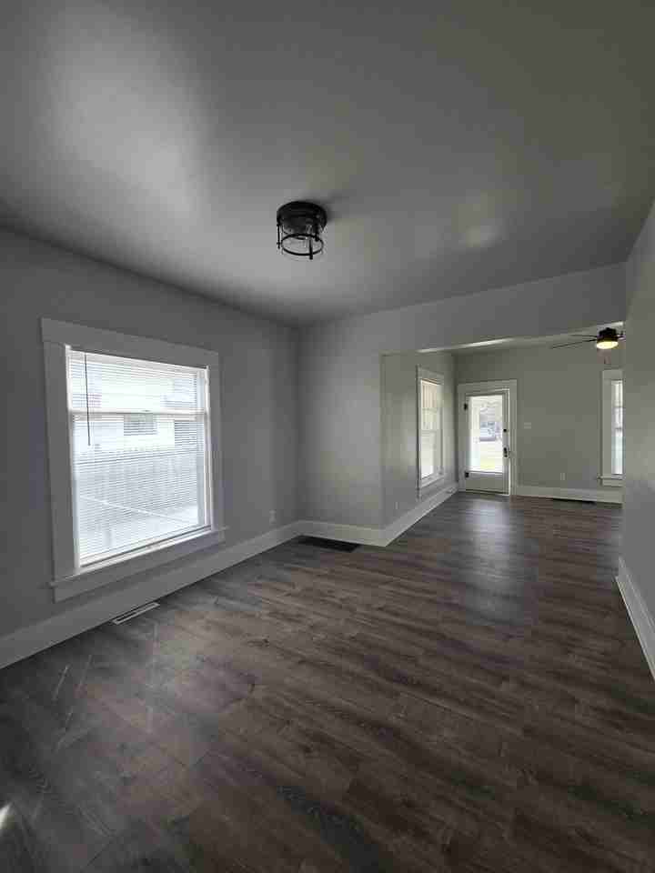 250 N Millwood St #1 - Photo 6 of 36