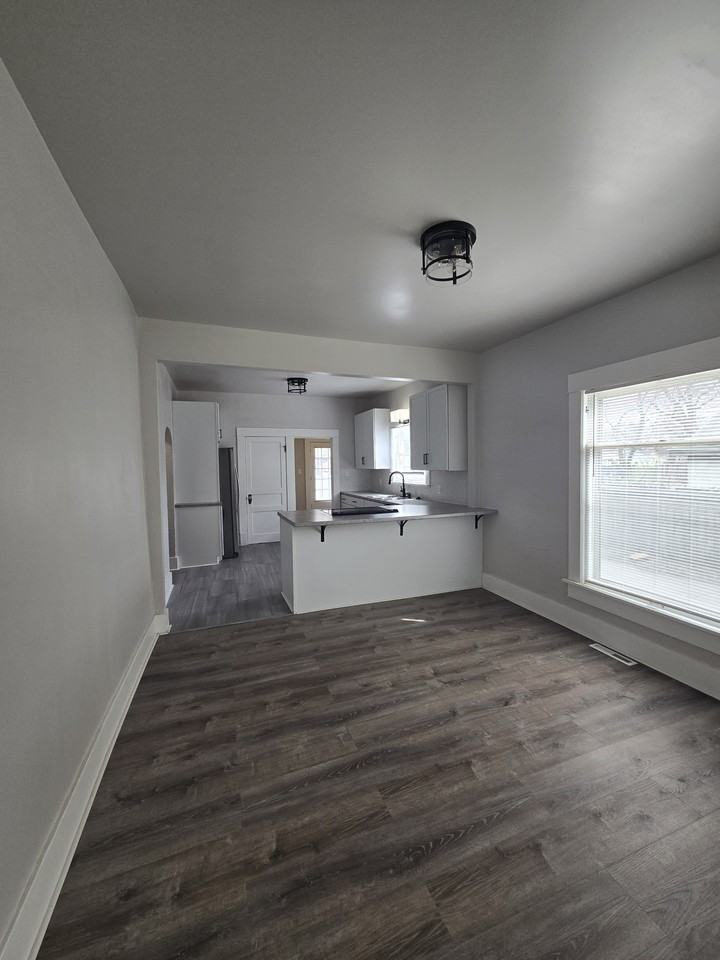 250 N Millwood St #1 - Photo 7 of 36