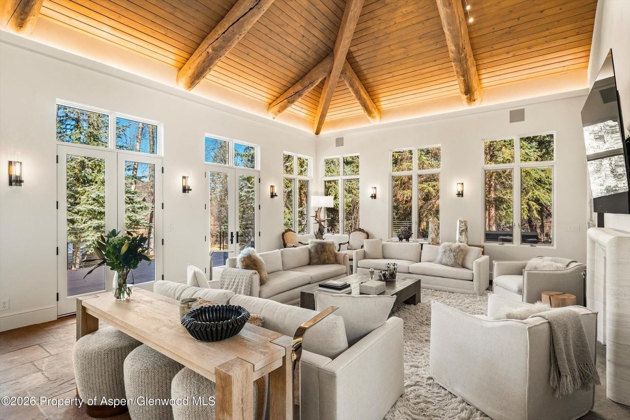 141 & 137 Liberty Lane - Photo 3 of 40