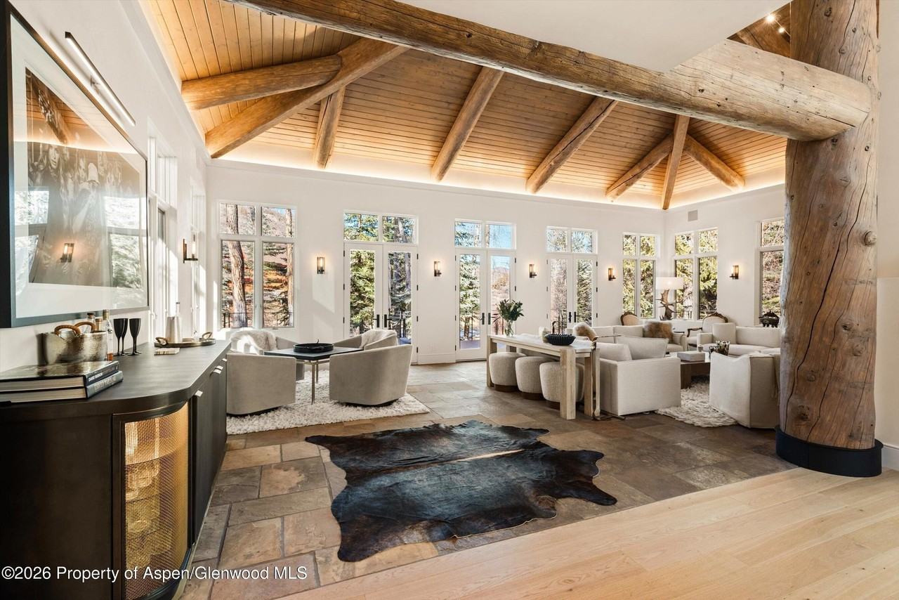 141 & 137 Liberty Lane - Photo 4 of 40