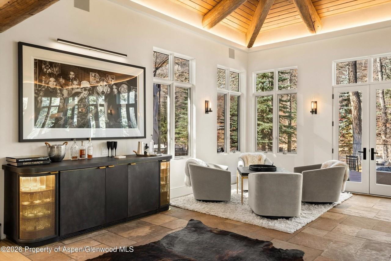 141 & 137 Liberty Lane - Photo 5 of 40