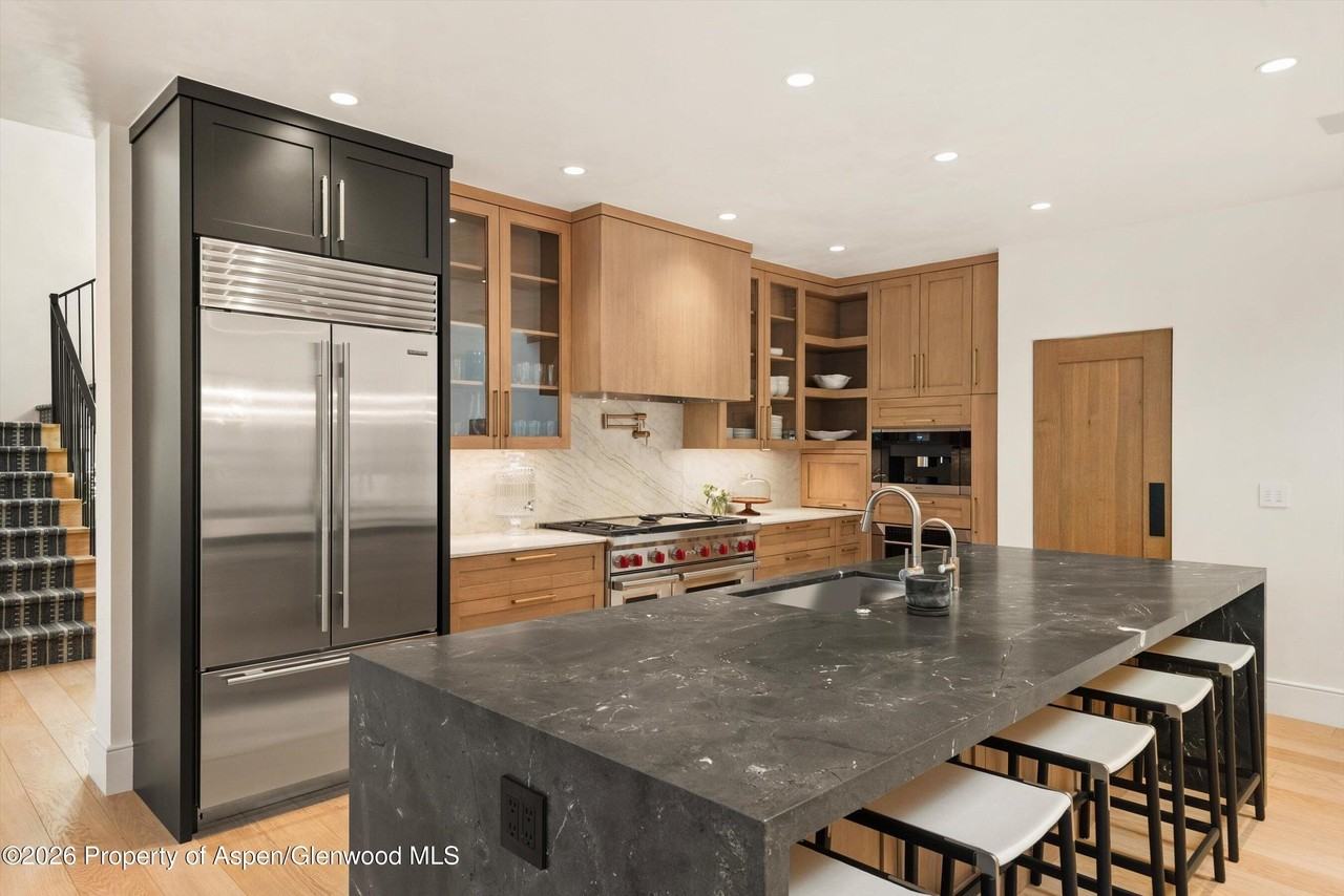 141 & 137 Liberty Lane - Photo 6 of 40