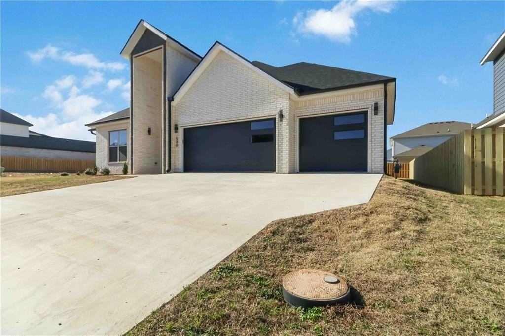 500 Apollo Dr - Photo 3 of 50