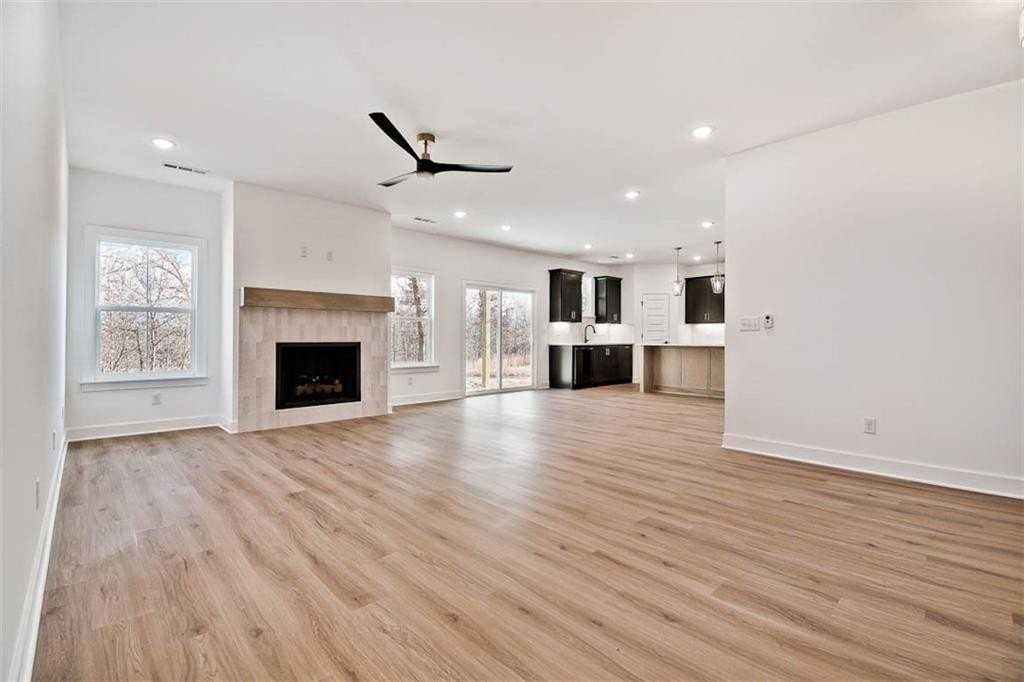 247 Kinross Dr - Photo 2 of 23