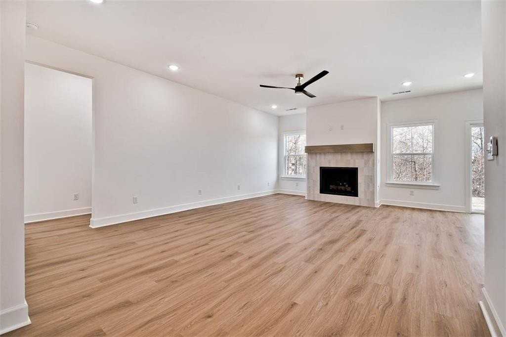 247 Kinross Dr - Photo 4 of 23