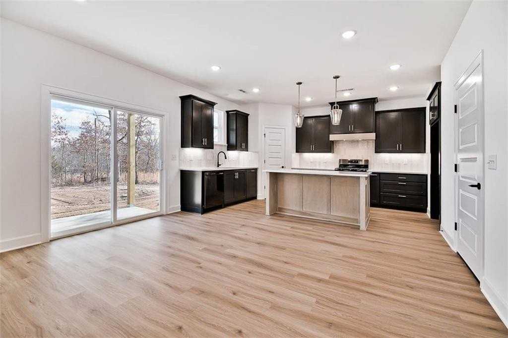 247 Kinross Dr - Photo 5 of 23