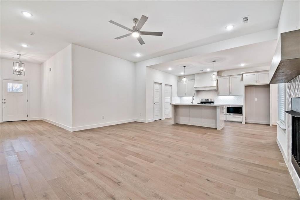 5 Stoneleigh Ln - Photo 4 of 36