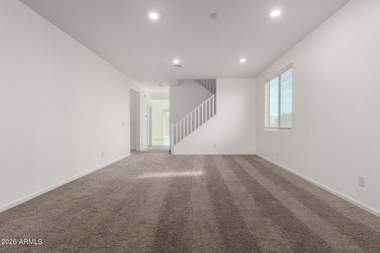 20267 W Morning Glory St - Photo 5 of 31