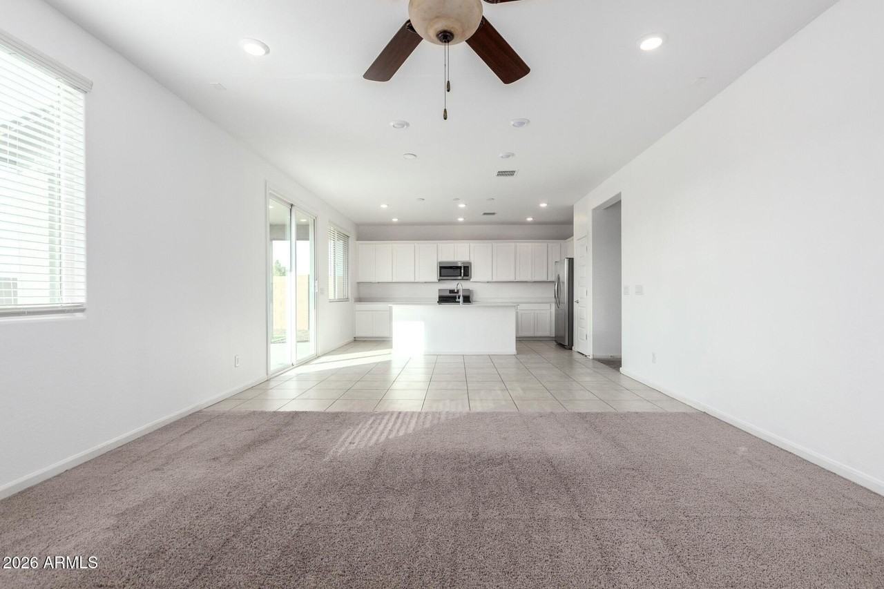 20267 W Morning Glory St - Photo 7 of 31