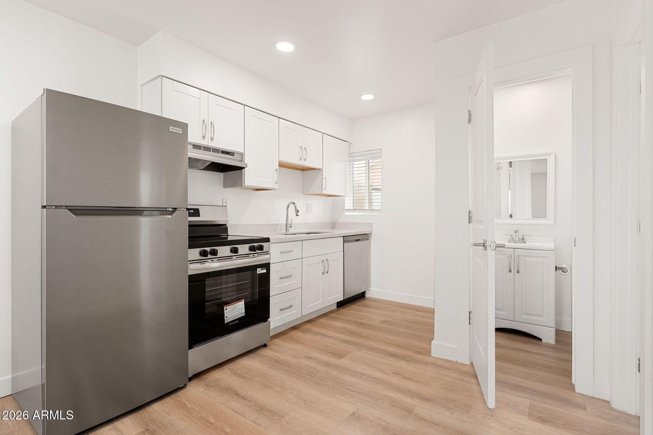 1646 E Mckinley St Apt 4 #4 - Photo 6 of 20