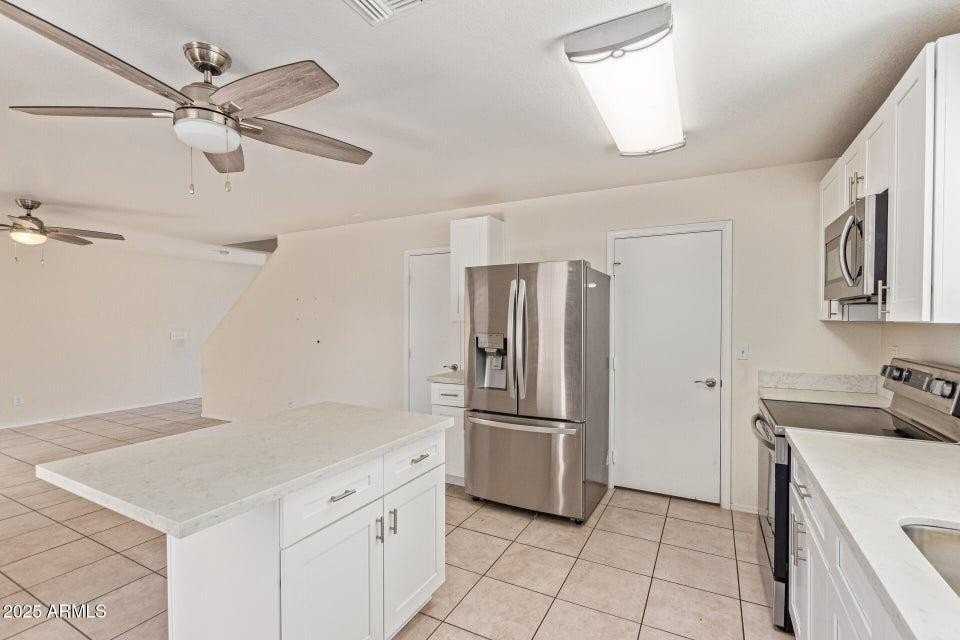 1534 S Danielson Way - Photo 4 of 18