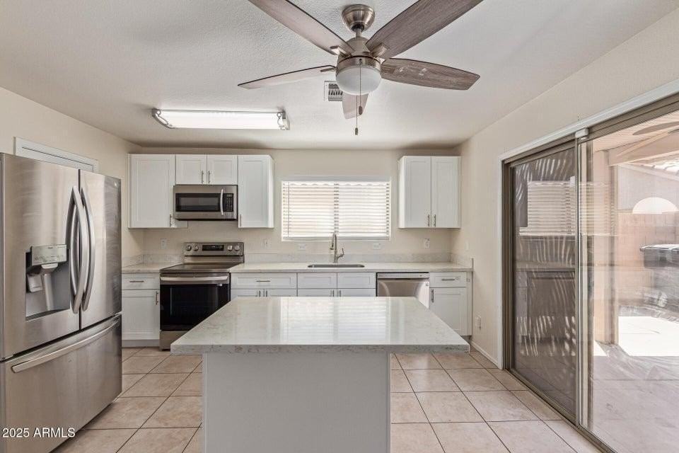 1534 S Danielson Way - Photo 2 of 18