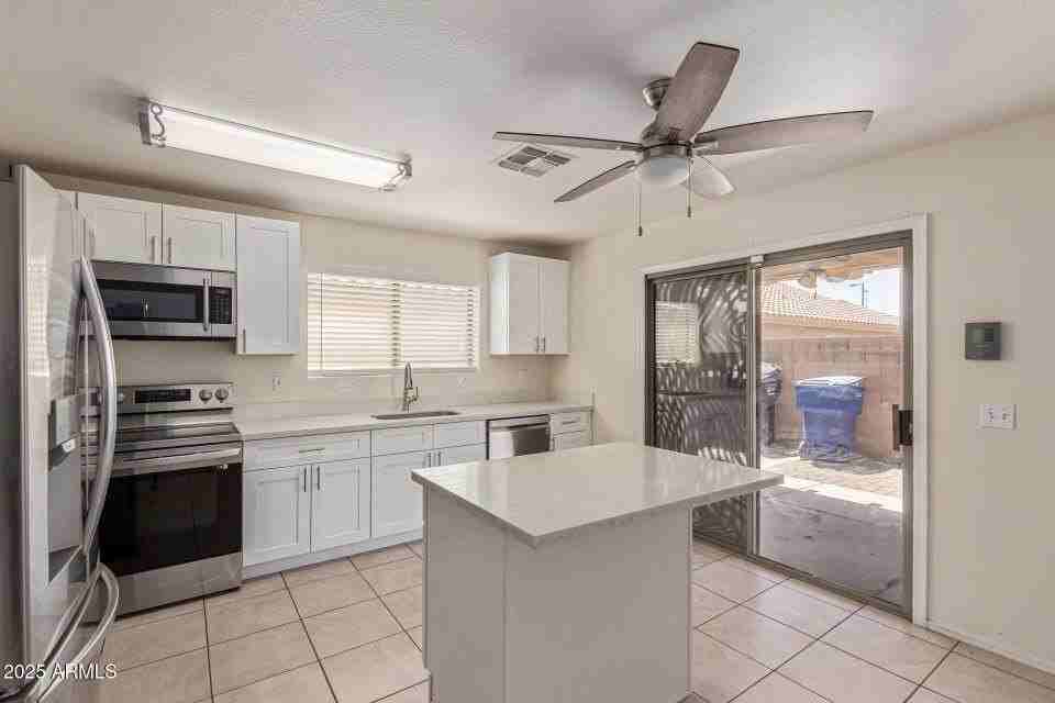 1534 S Danielson Way - Photo 3 of 18