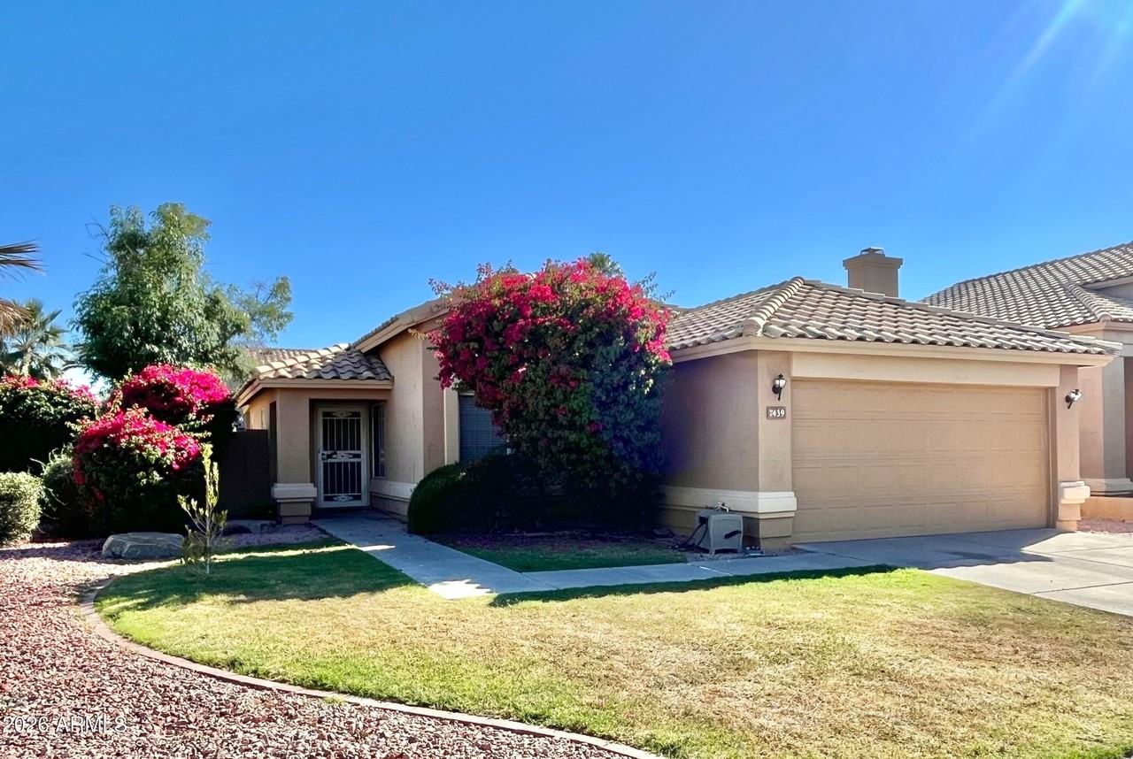 7439 W Crest Ln - Photo 2 of 12