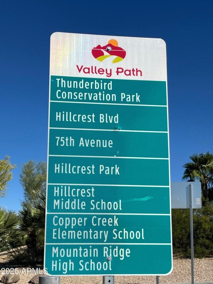 7439 W Crest Ln - Photo 7 of 12