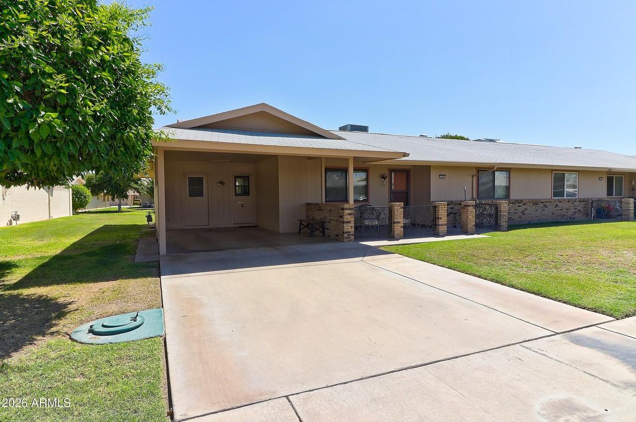 10645 W Saratoga Cir - Photo 2 of 23