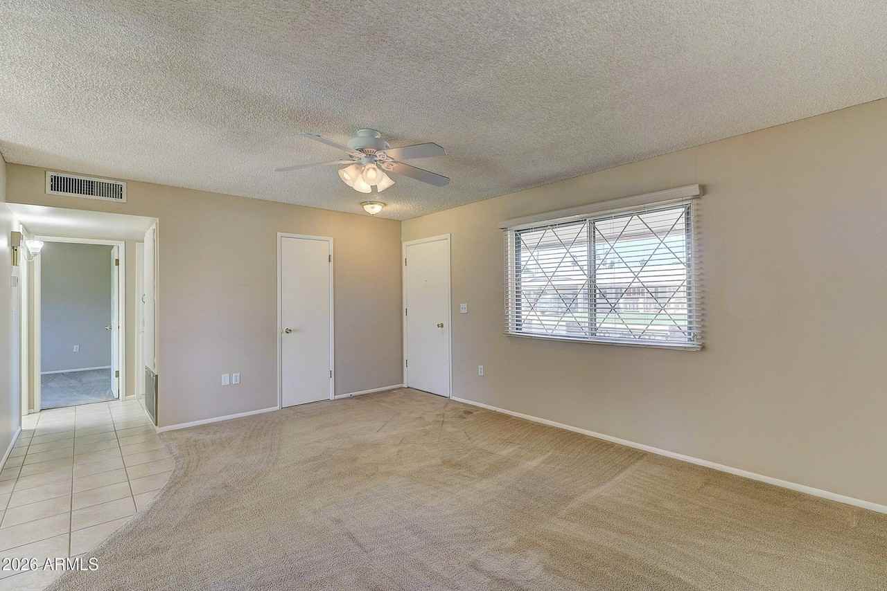 10645 W Saratoga Cir - Photo 5 of 23