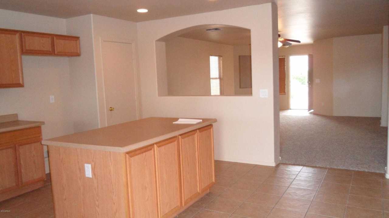 16377 W Cottonwood Street - Photo 4 of 16