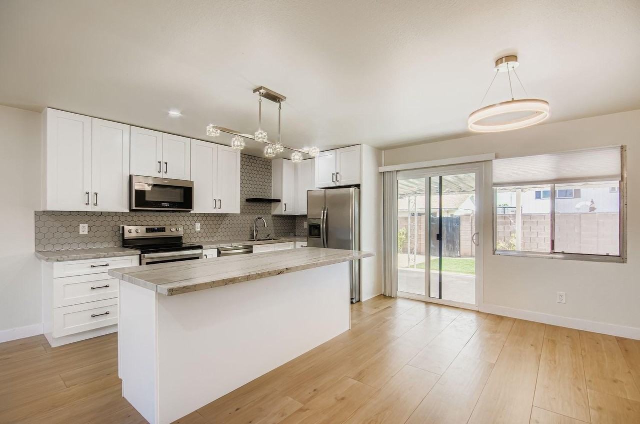 8731 E Fairmount Ave - Photo 6 of 11