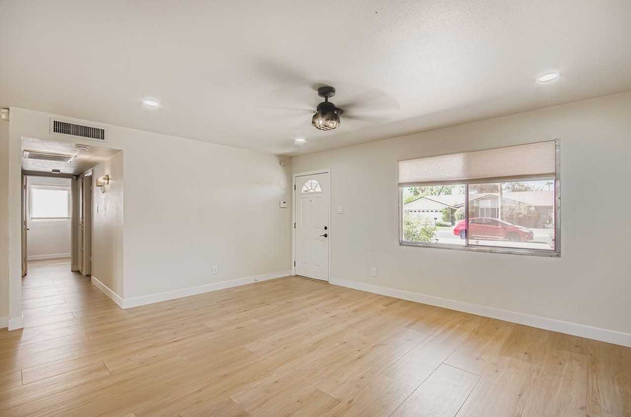 8731 E Fairmount Ave - Photo 7 of 11