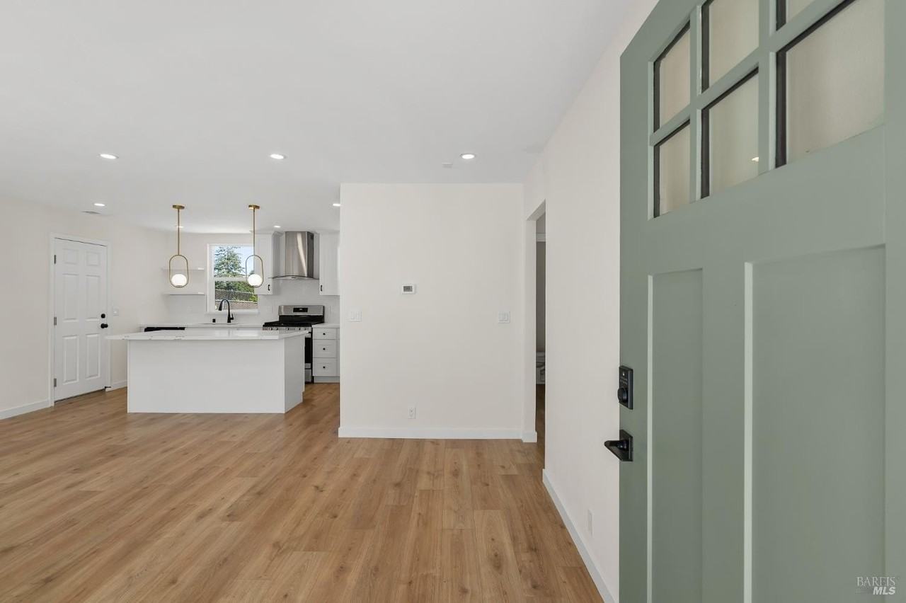 8 Corte Dorado - Photo 4 of 36