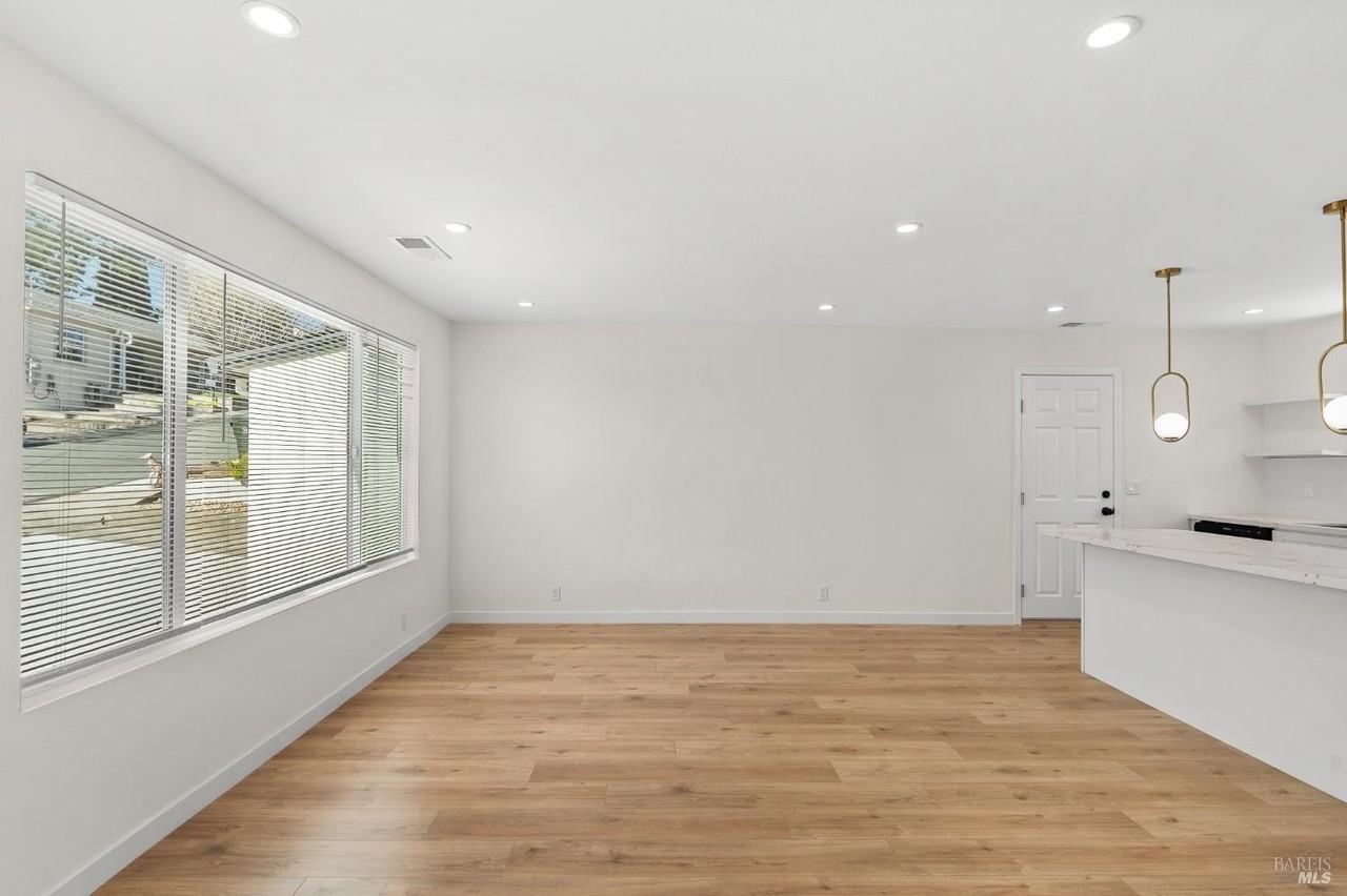 8 Corte Dorado - Photo 5 of 36